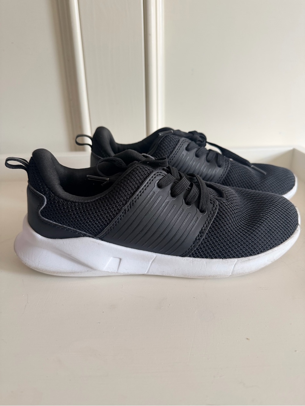 The Children's Place Boys Black Mesh Athletic Running Sneakers Size Youth 4